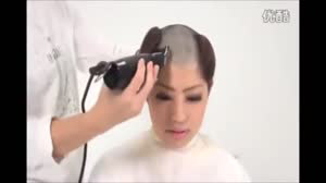 Model Goes For Headshave-llz