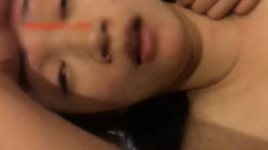 真实系列3-又一性感漂亮的白领美女吃完饭陪同事逛夜店时不小心被灌醉带回酒店尽情玩弄！-llz