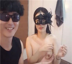 勾搭各种美女一起直播0106.mp4-llz