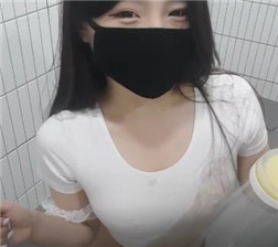 在浴室洗澡诱惑的女主播2